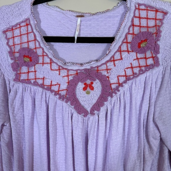 Free People Begonia Embroidered Smocked linen blend Blouse size Medium - Picture 5 of 9